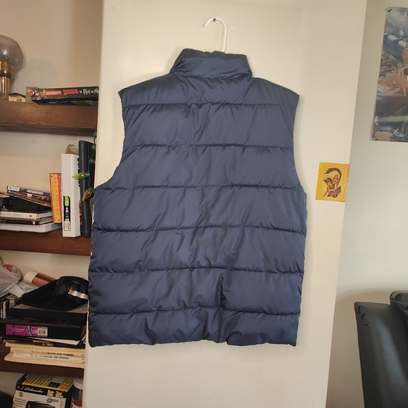 Dark Blue Old Navy Puffer vest size US Woman's Medium with pockets - Picture 6 of 8